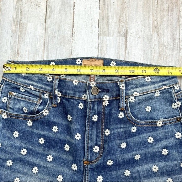 DRIFTWOOD Jackie Daisy Floral Embroidered Denim Blue Jeans Anthropologie 25 - Picture 10 of 10